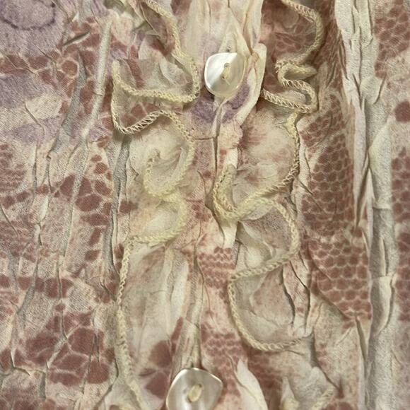 Top Komarov. button up V neck beige with pink cast ruffle front - Picture 5 of 5